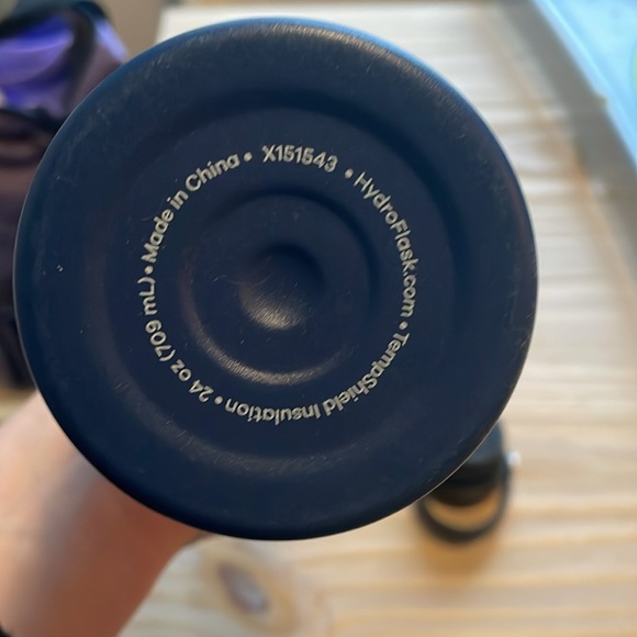 Hydro Flask-24 oz-Blue - Picture 6 of 6